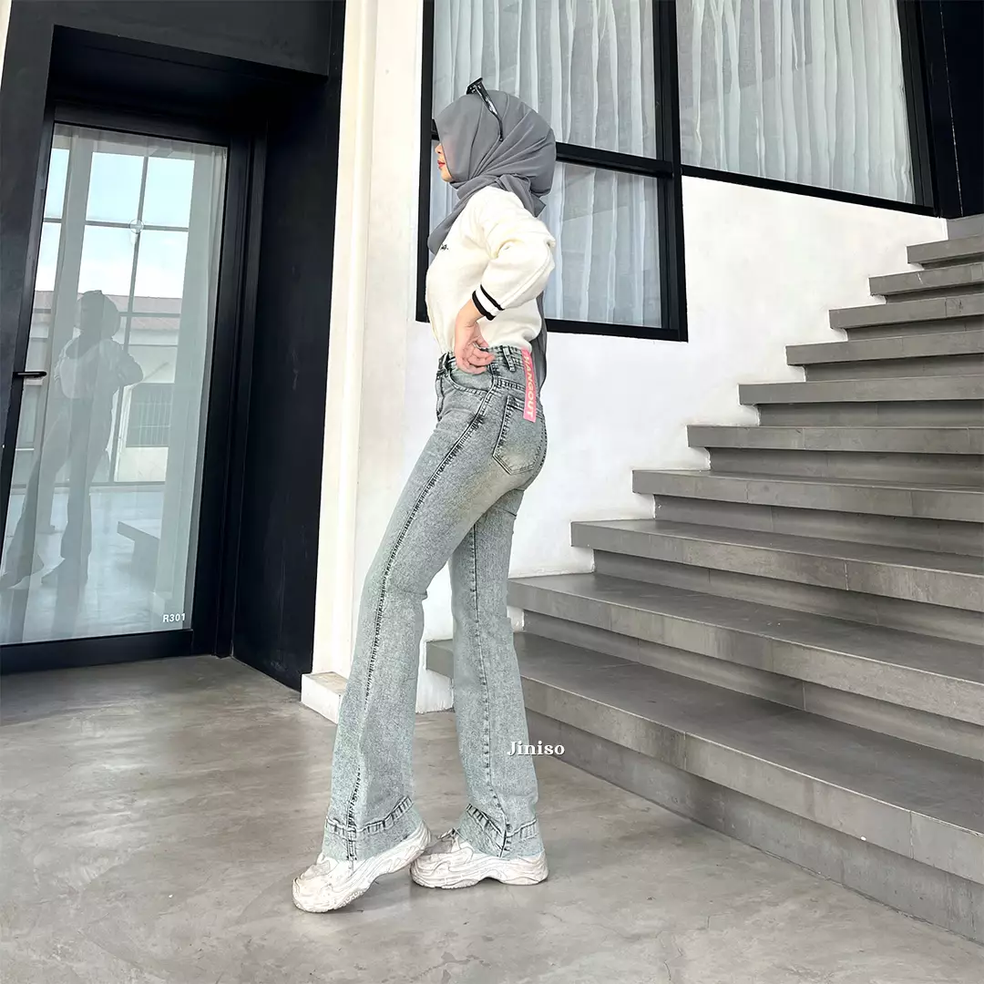 Highwaist Stretch Cutbray Flare Jeans 730 HANGOUT