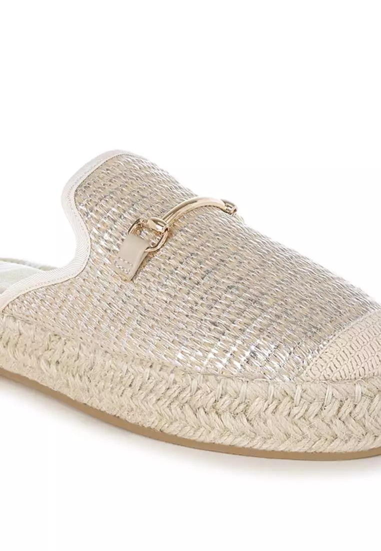 米色馬銜扣裝飾拉菲草穆勒鞋