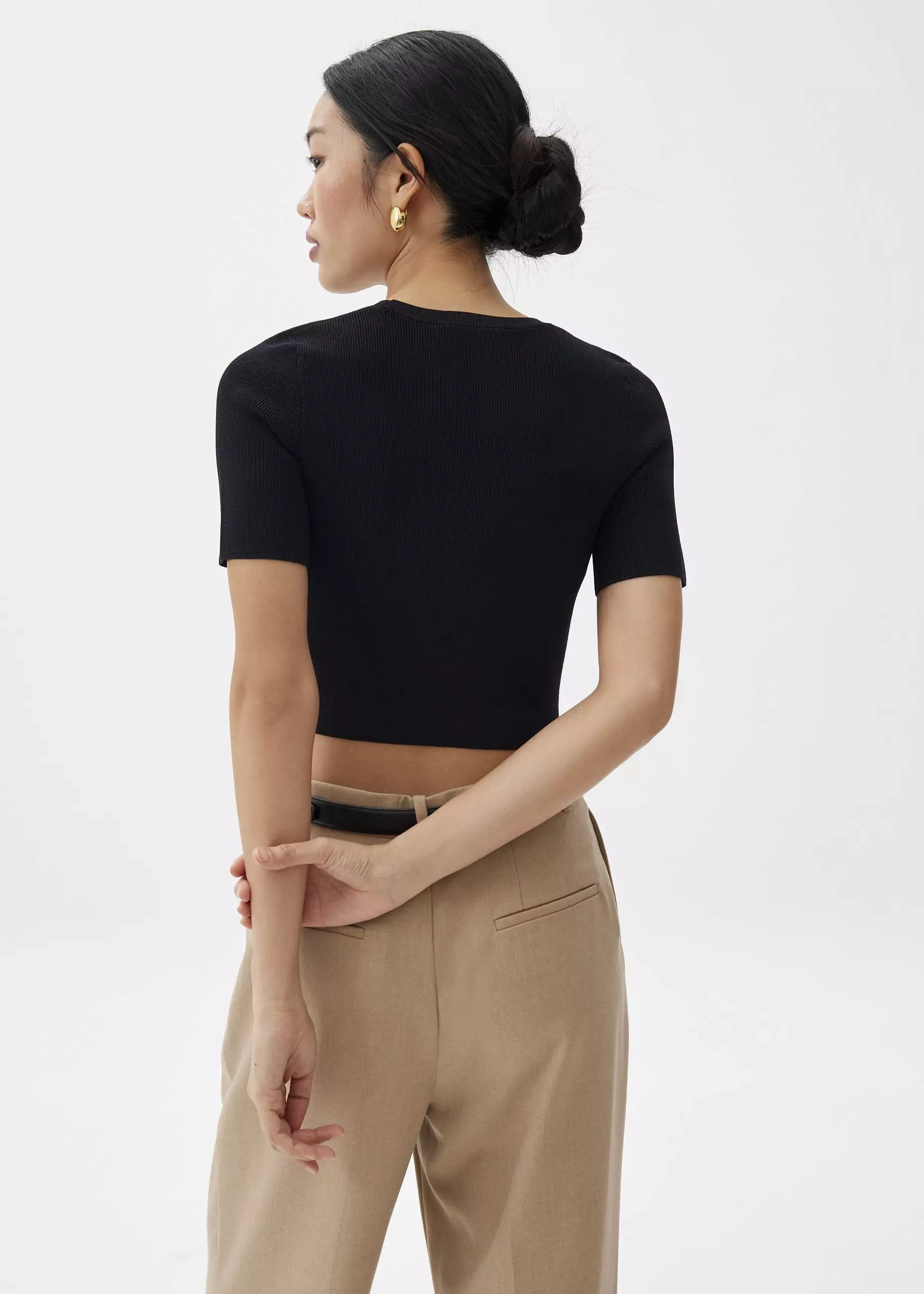 Atasan Wanita - Kyle Knit Round Neck Crop Top