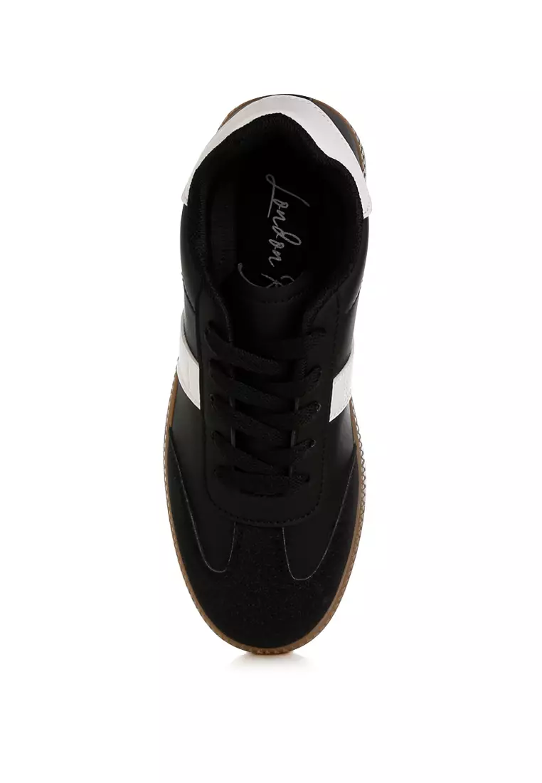 Sepatu Kets Platform Bertali Klasik Warna Hitam