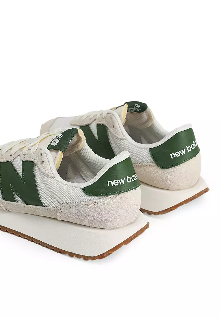 237 Classic Lifestyle Shoes