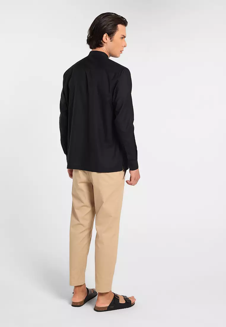 MANZONE X Adipati Dolken - Kemeja Koko Lengan Panjang Pria Khobar Comfort Fit - Black Warna Black