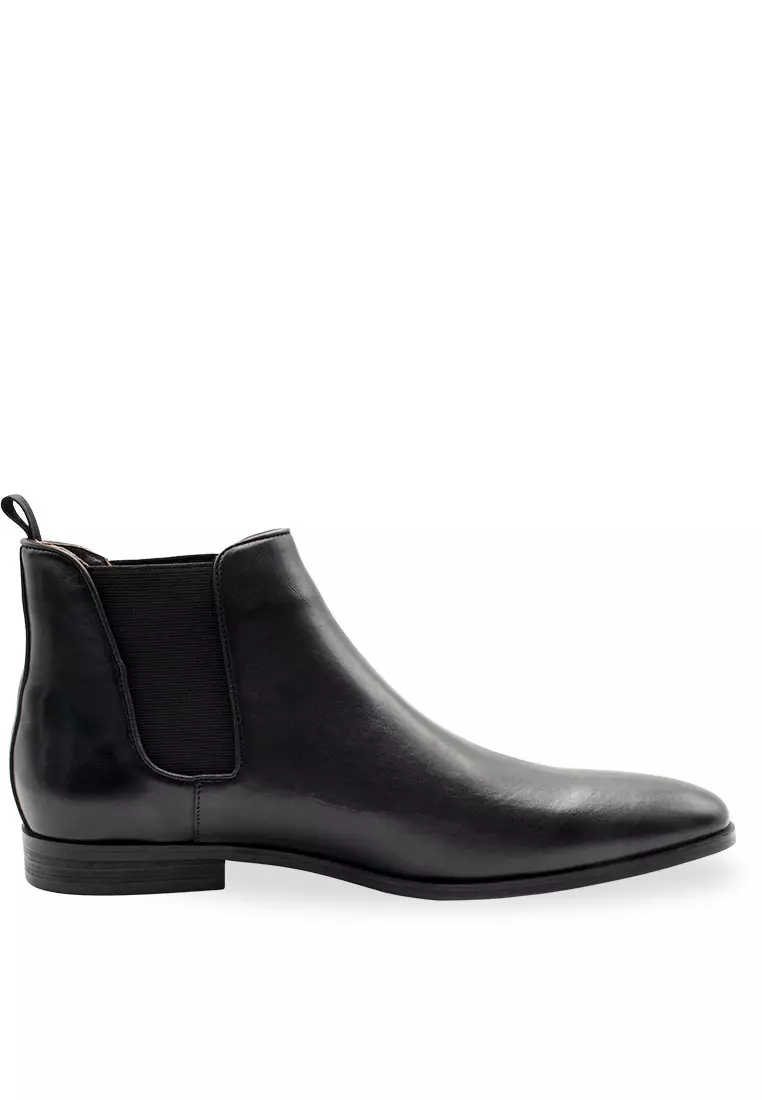 Chelsea boots in on sale store