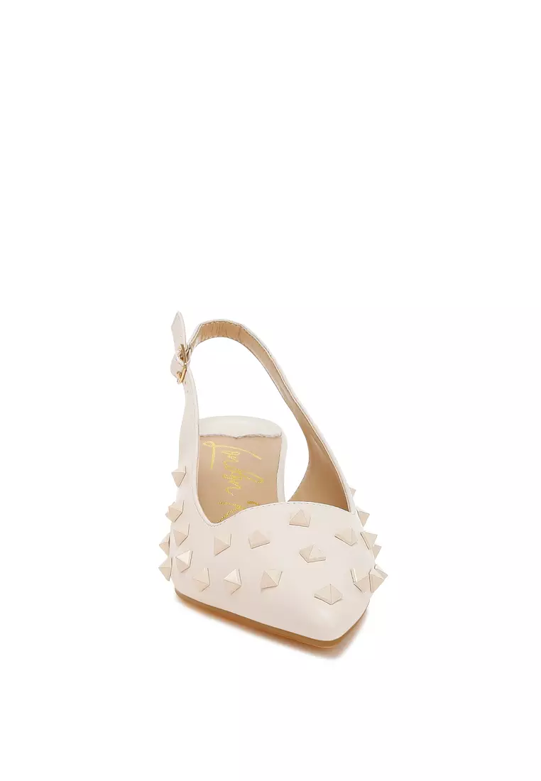 Sepatu hak anak kucing berhias stud warna krem