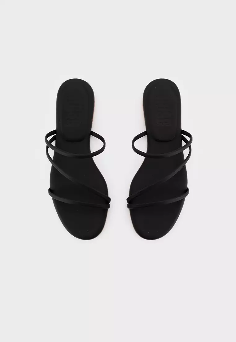 STRAPPY FLAT SLIDES WITH CLOUDFOAM INSOLE