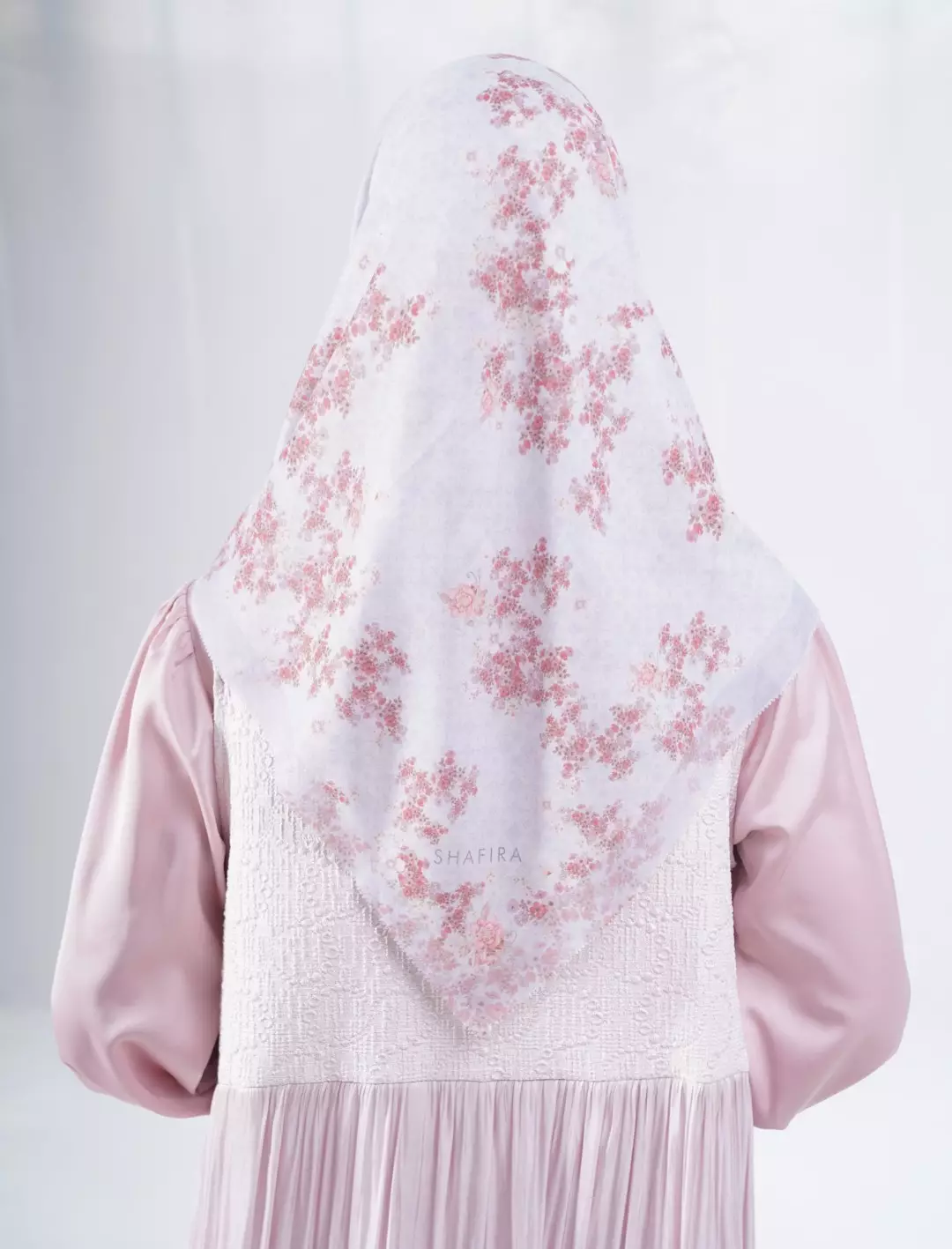 Cassya Printed Scarf Light Grey | Hijab Kerudung Segi Empat Motif