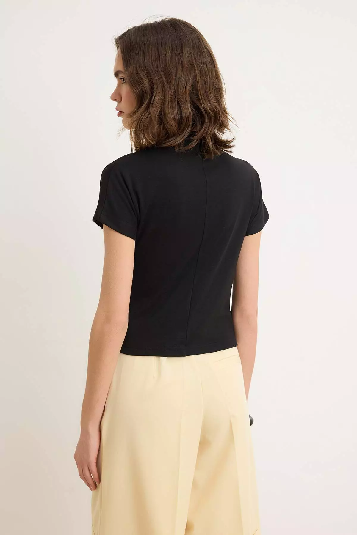 Black Regular Fit Stand Collar Short Sleeve Gathered Knitwear Look Knitted Blouse Twoss26Bz236