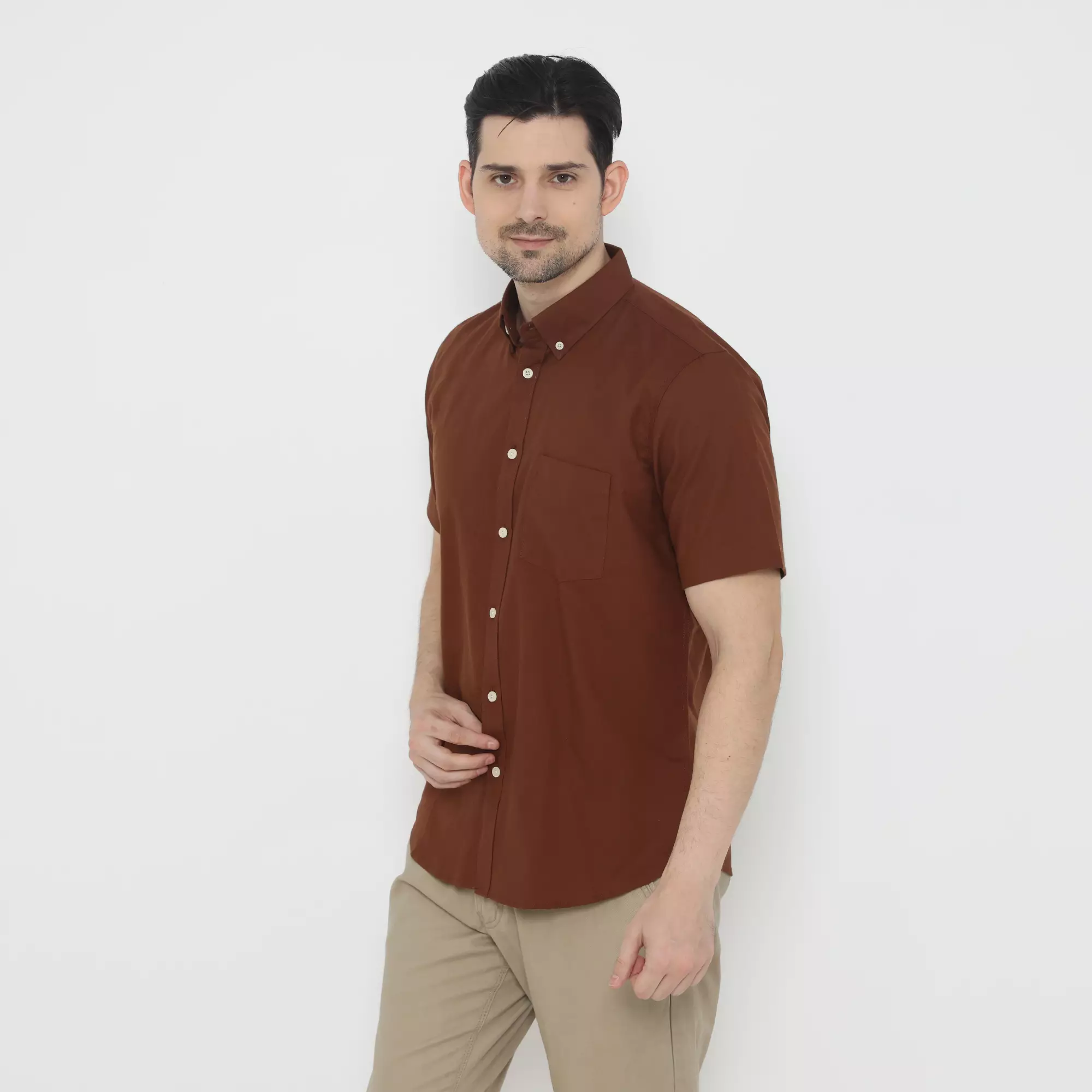 Platini Kemeja Pria Lengan Pendek Basic Katun Oxford Brown 63220