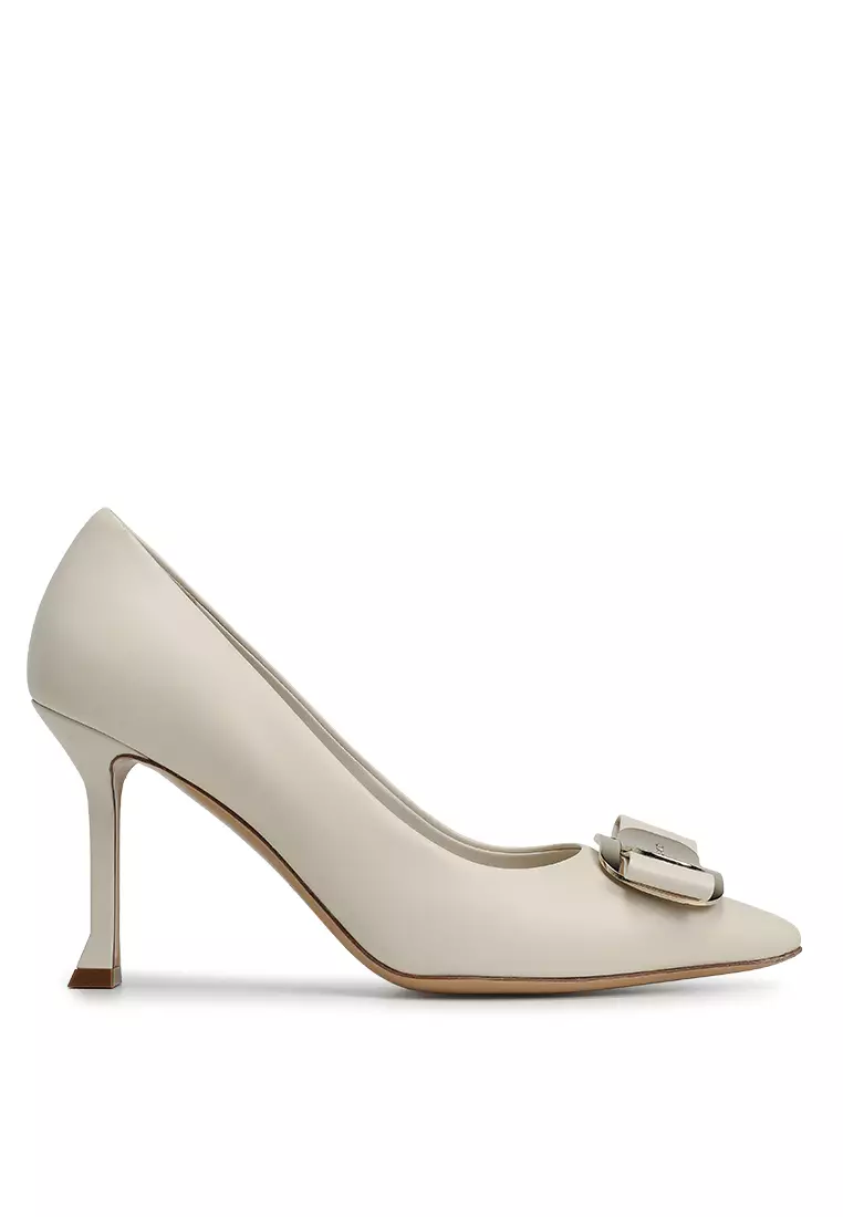 Discount on Salvatore Ferragamo  shoes - SKU: New Vara Plate Pumps (ct)