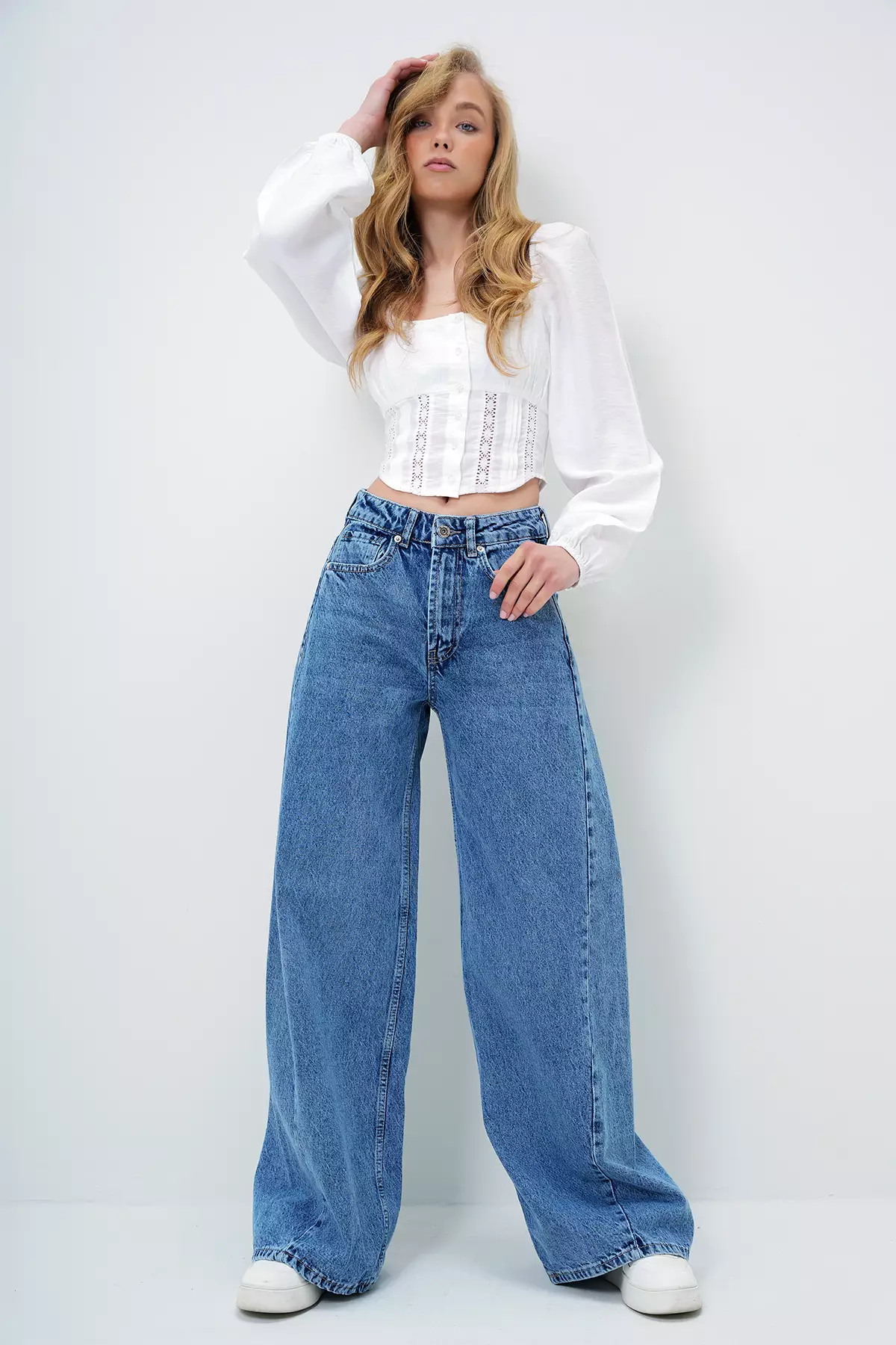 Women Blue High Waist Vintage Washed Buggy Cut Jean Pants Alc-X13952