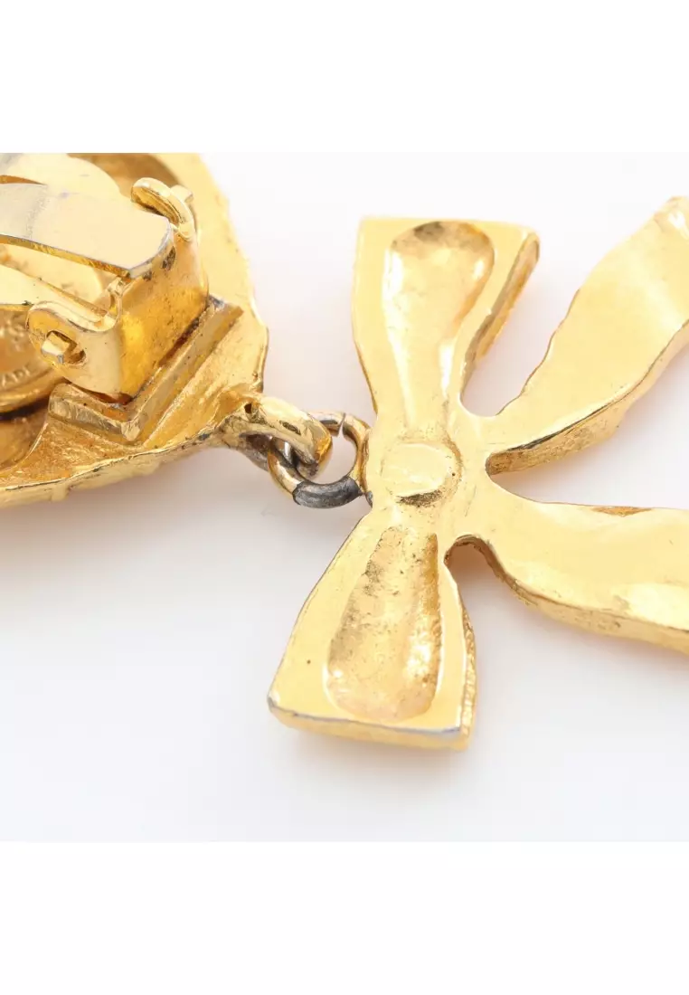 Buy Chanel Pre-Loved Chanel matelasse ribbon earrings GP gold vintage ...