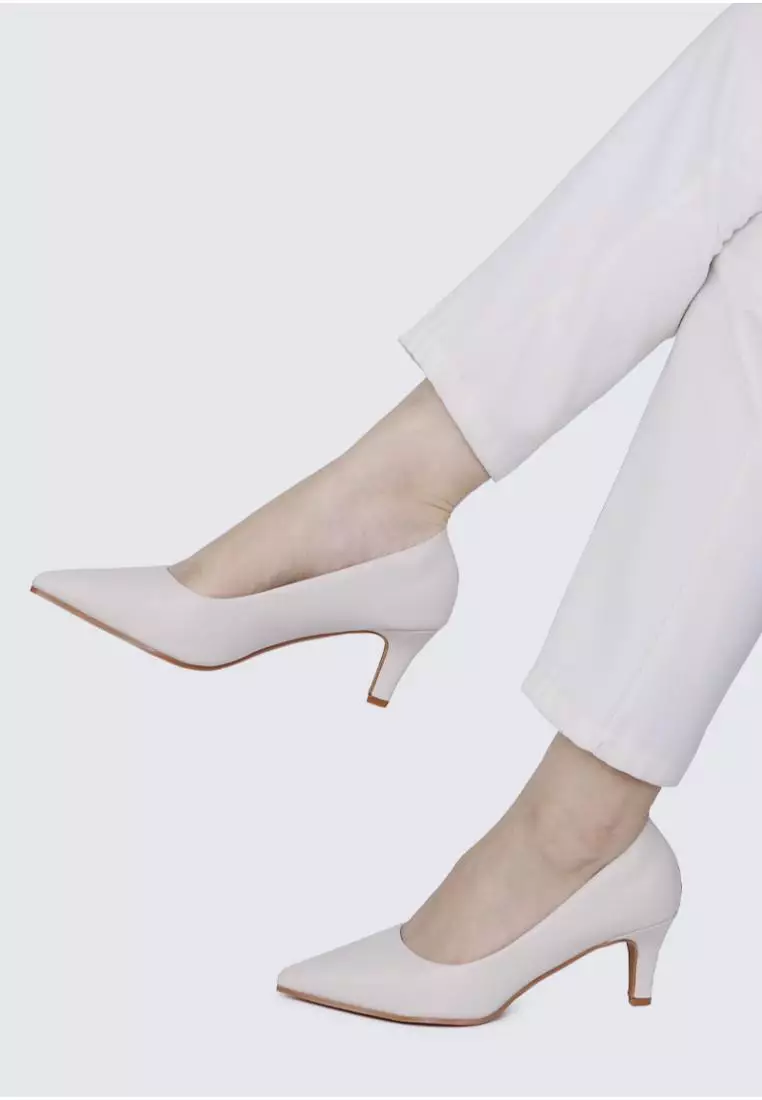 Alvina Wide Feet Comfy Heels In Beige