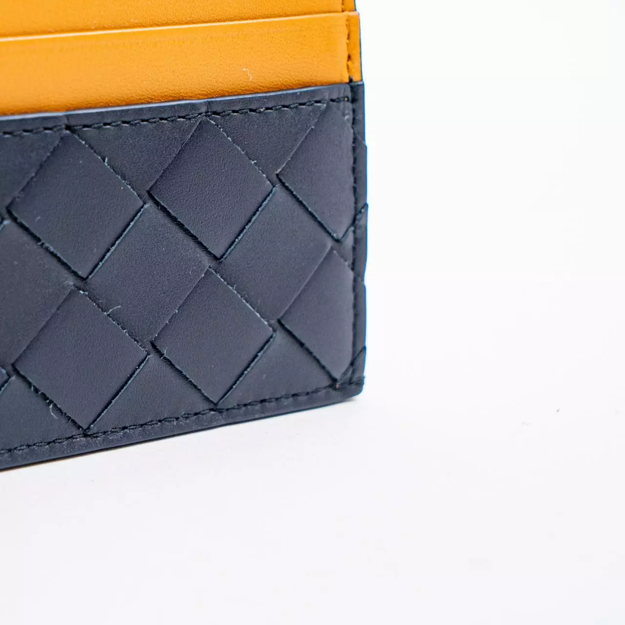 Jual BOTTEGA VENETA Bottega Veneta Intrecciato Credit Card Case Colorblock  Space/Cob Original 2023 | ZALORA Indonesia ®