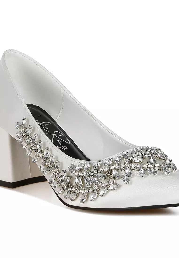 Sepatu Pumps Berhias Satin Berlian Imitasi Warna Puti