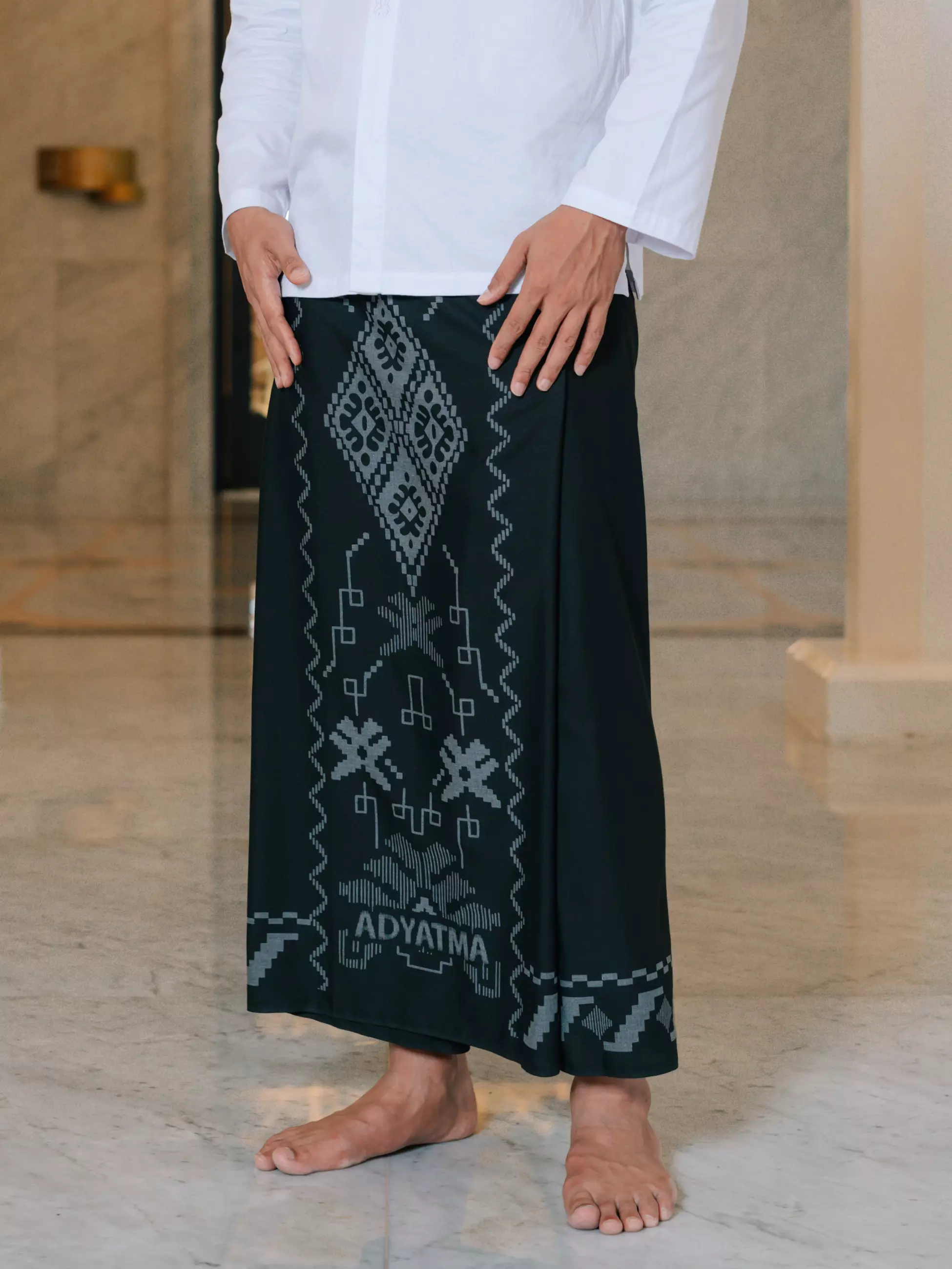 Batik Adyatma Sarung Premium Black