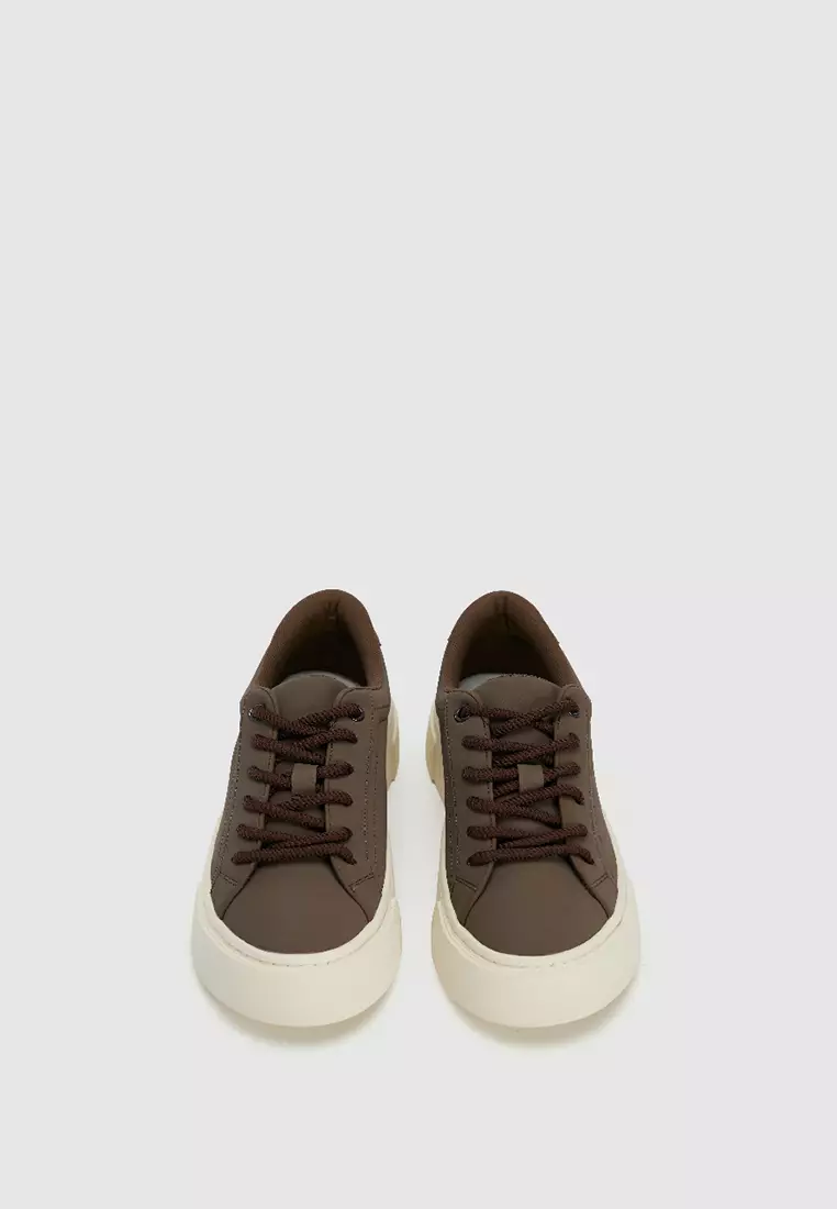 URBAN REVIVO秋季新款男士复古磨砂板鞋运动鞋UAMS40032