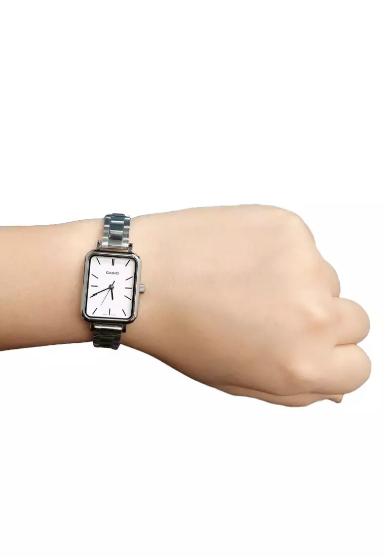 Women's Analog Watch LTP-V009D-7E Silver Stainless Steel Band Ladies Watch