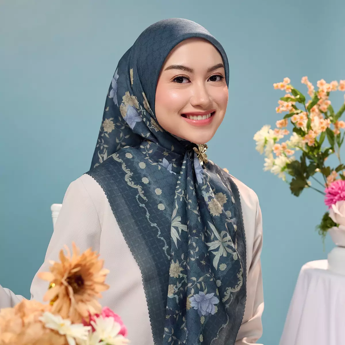 [INCLUDE HARD BOX] ZM Zaskia Mecca - Scarf Bunga Pertiwi Edisi Cut Nyak Dien Meednight | Material Voal Alaska Premium | Hijab Motif Segi Empat