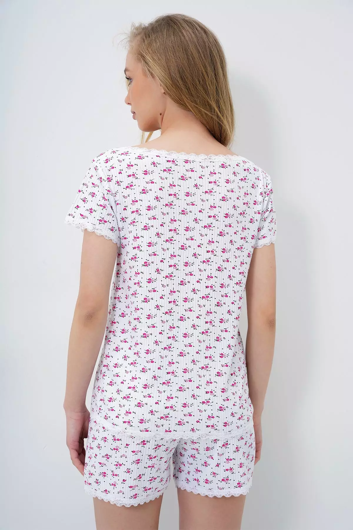 Daisy Pattern Fuchsia Scallop Detailed Cotton Wide Collar Shirt And Shorts Pajama Set Pjm-X13899