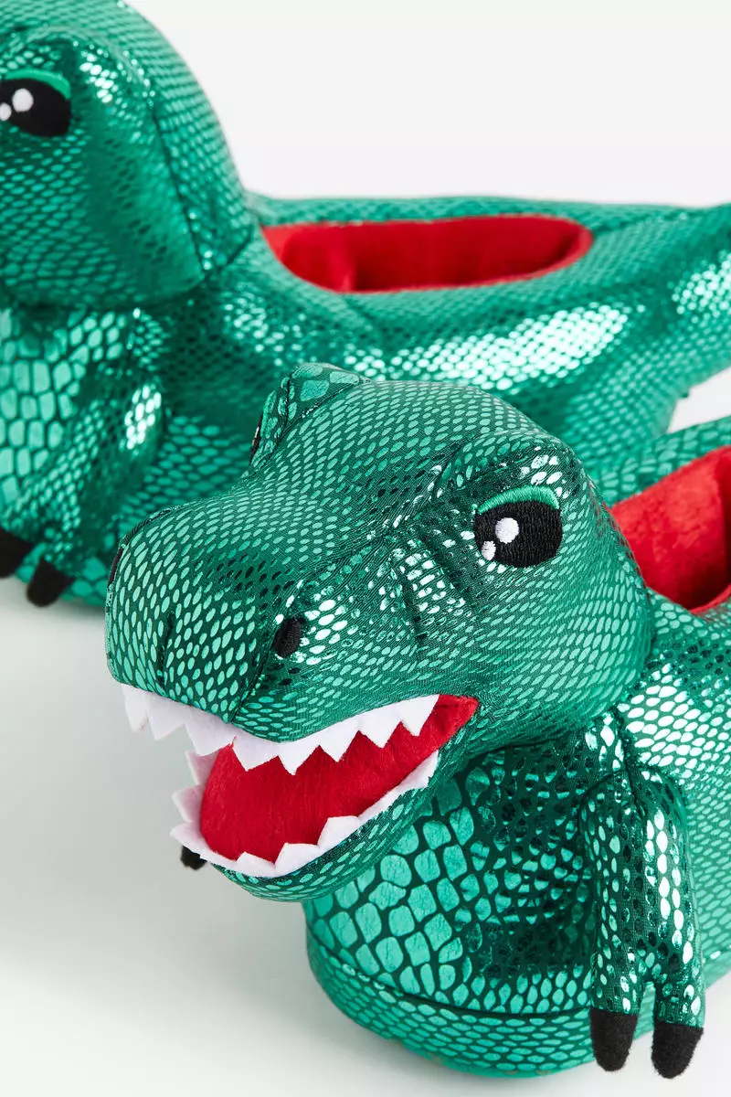 Soft appliquéd slippers