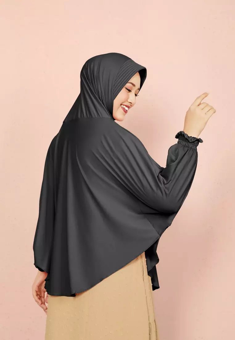 Cotton Bee - Halwa Bergo Lengan | Hijab Instan Syari - Black