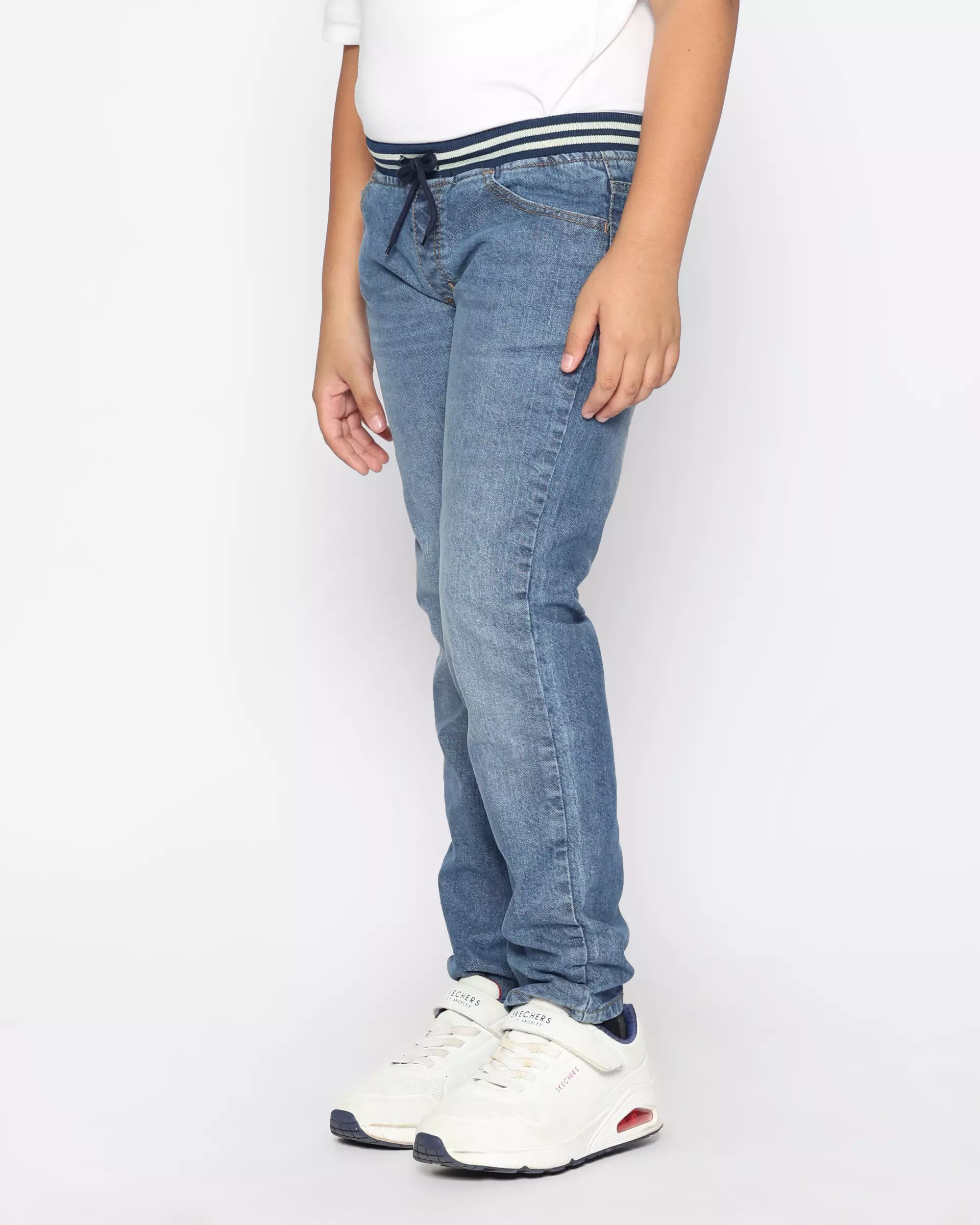Celana Panjang Anak Laki Jeans Rib Mid Blue With Model - FORTUNES