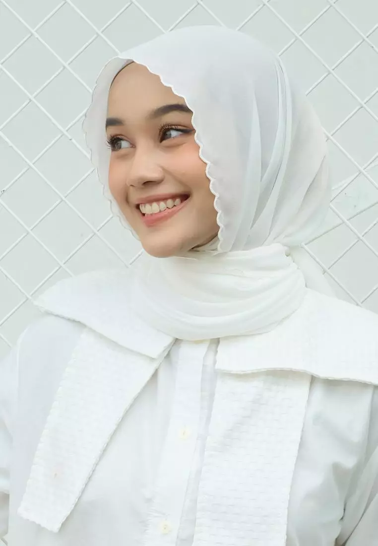 Dyna Classic Shawl Broken White
