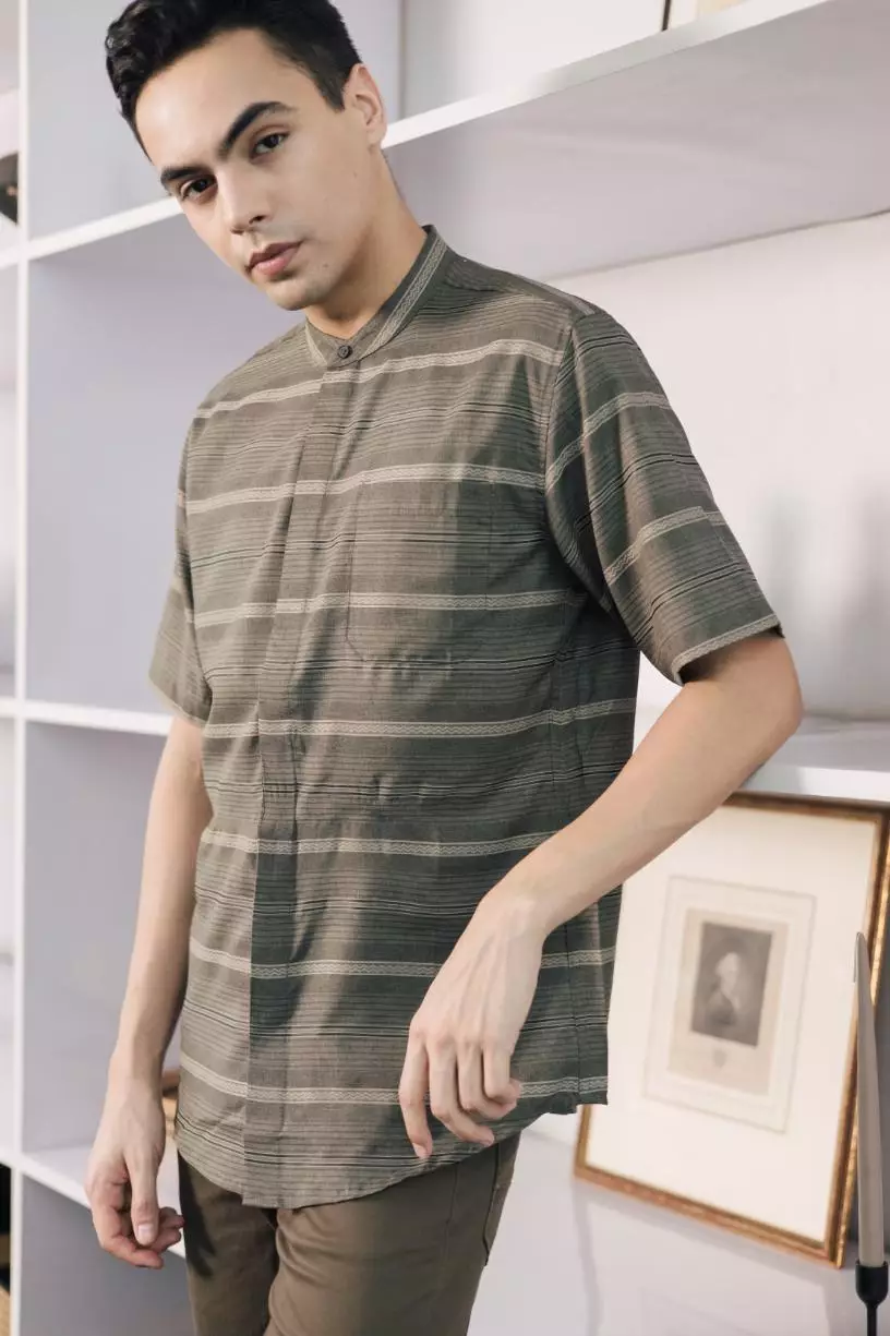 POLICE Kemeja Koko Salur Krah Shanghai Olive Regular Fit Pria