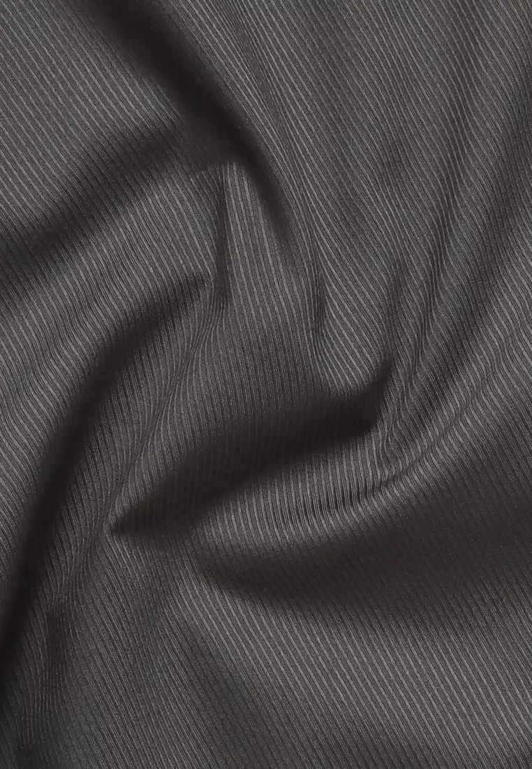 Jobb Geronimo Kemeja Pria Lengan Panjang Slim Fit Abu-Abu 3