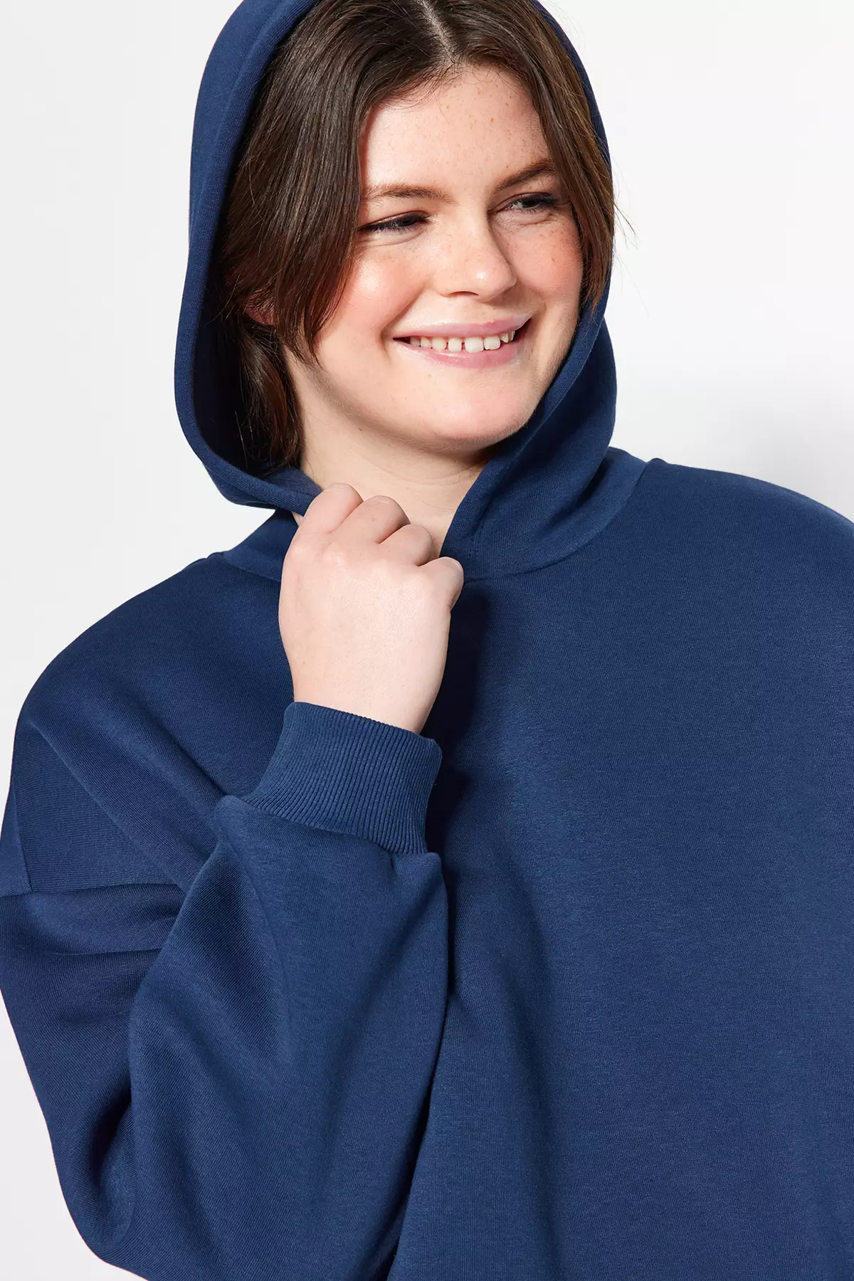 Oversize Knitted Sweatshirt With Indigo Embroidery Detail Tbbaw24Ao00018