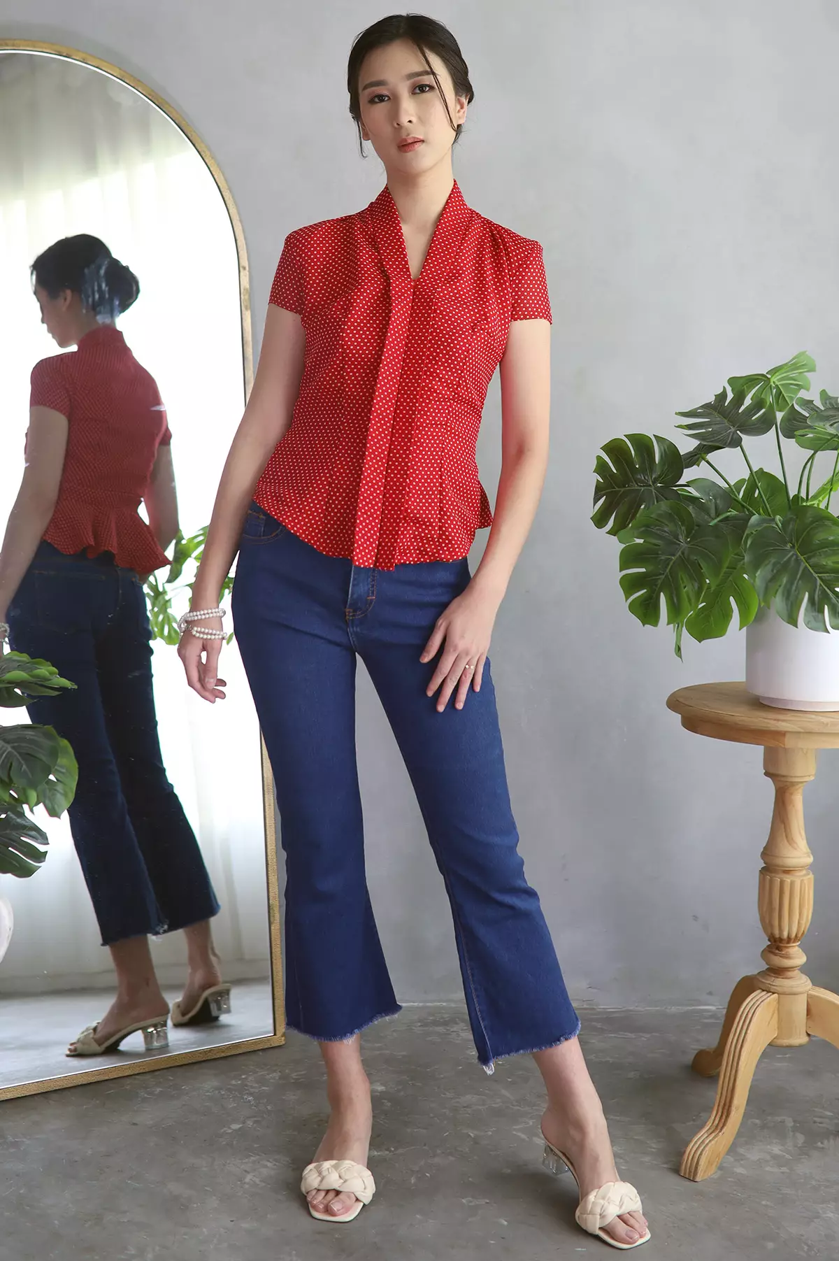 Kuncup Raden Ajeng Merah Kebaya