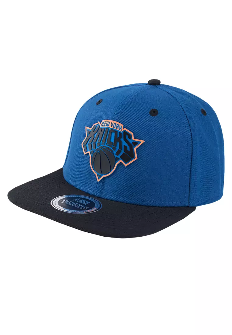 Real Hoops Patch Logo New York Knicks Mens Flex Fit Flat Cap