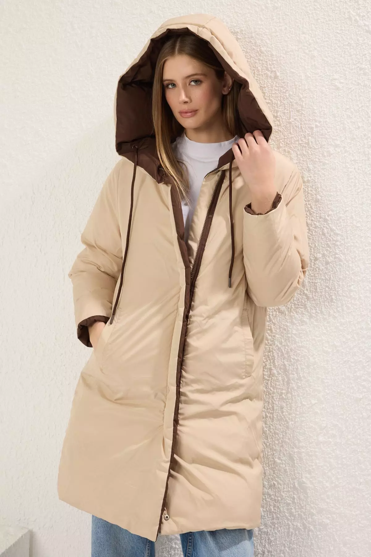 Dark Brown-Ecru Double-Sided Hooded Water Repellent Long Puffer Jacket TWOAW23MO00052