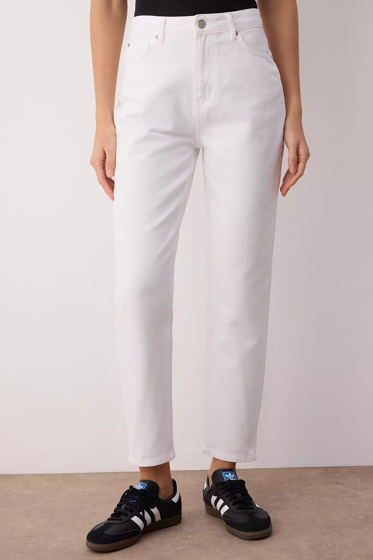 Buy Trendyol High Rise Mom Fit Jeans In White | 6thStreet Kuwait