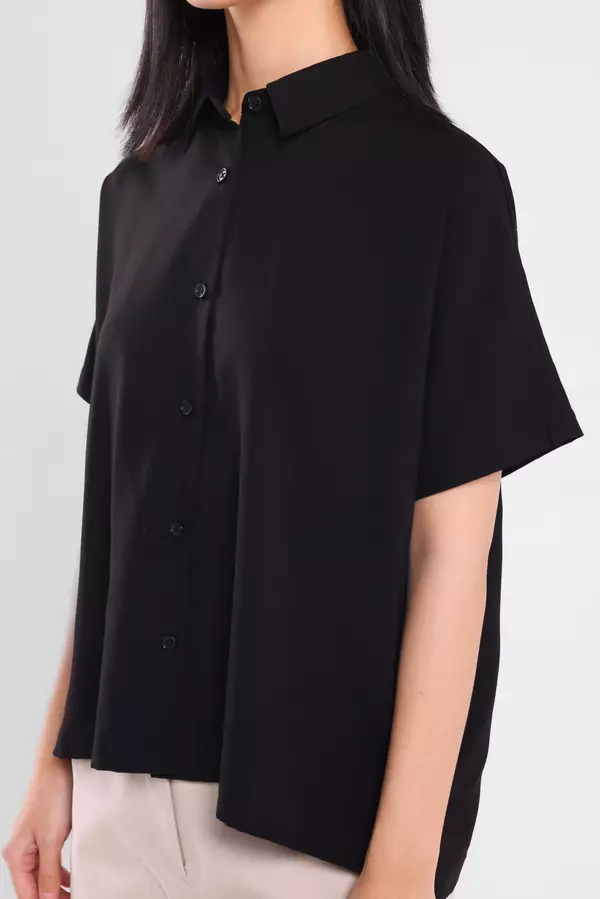 Minimal - Anya - Kemeja Rayon Lengan Pendek - Black Colour Black