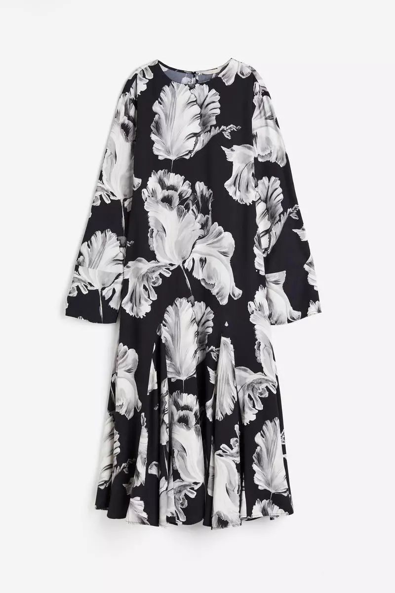 h&m floral black dress Achanti Pleated Maxi Dress - Black Floral