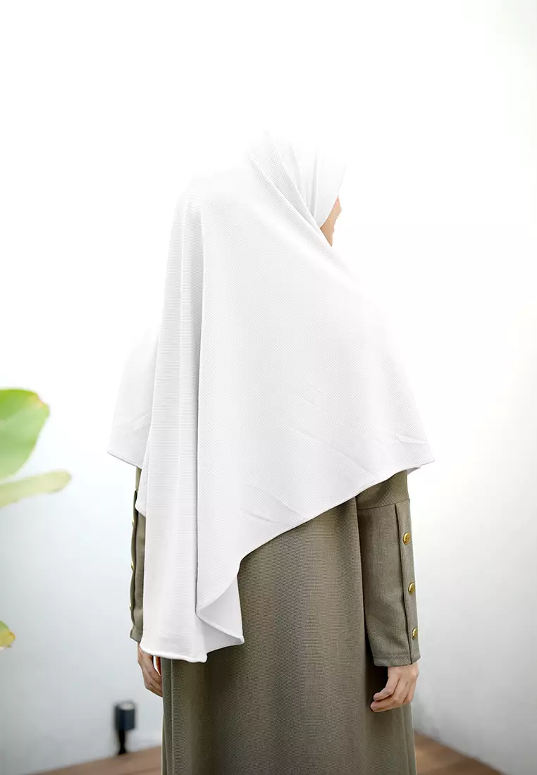 Alayya Bergo Knit | Hijab Instan | Kerudung Pad - Broken White