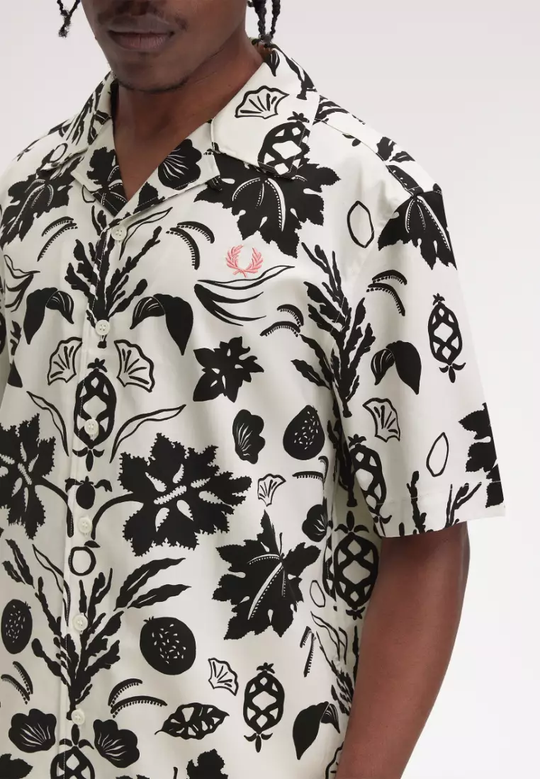 Fred Perry M9900 Botanical Print Revere Collar (Light Ecru)