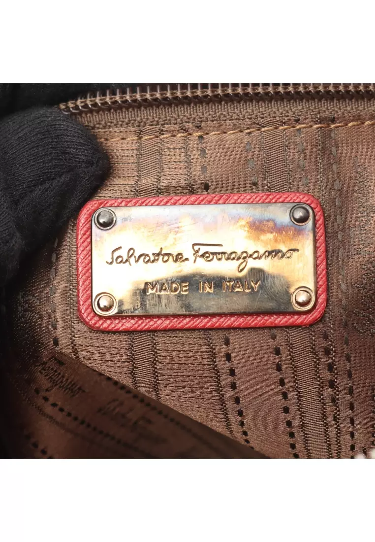 Pre-Loved Salvatore Ferragamo Gancini Handbag leather Red