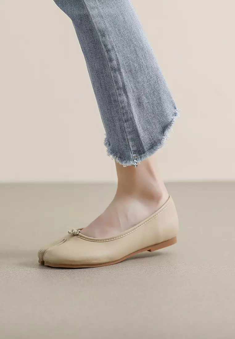 Split Toe Flat Shoes WW202-2