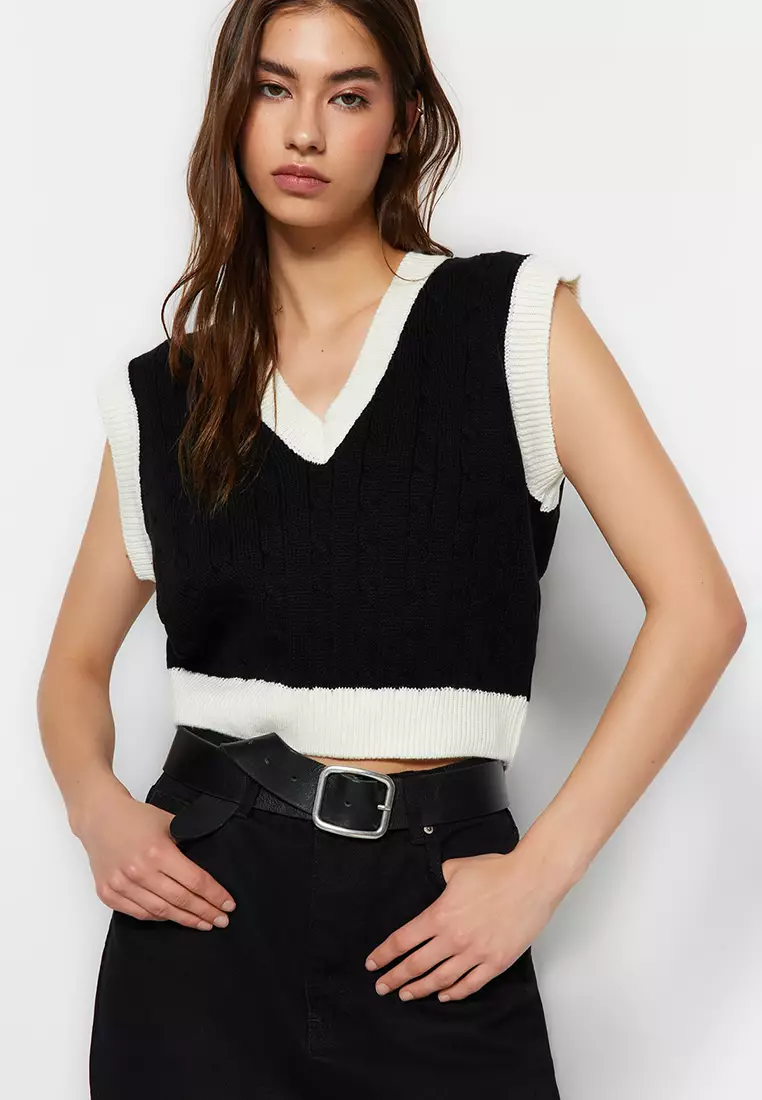 Buy Trendyol Contrast Sleeveless Sweater 2024 Online