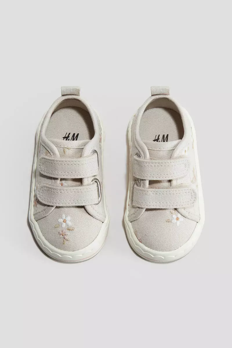 Embroidery-detail canvas trainers