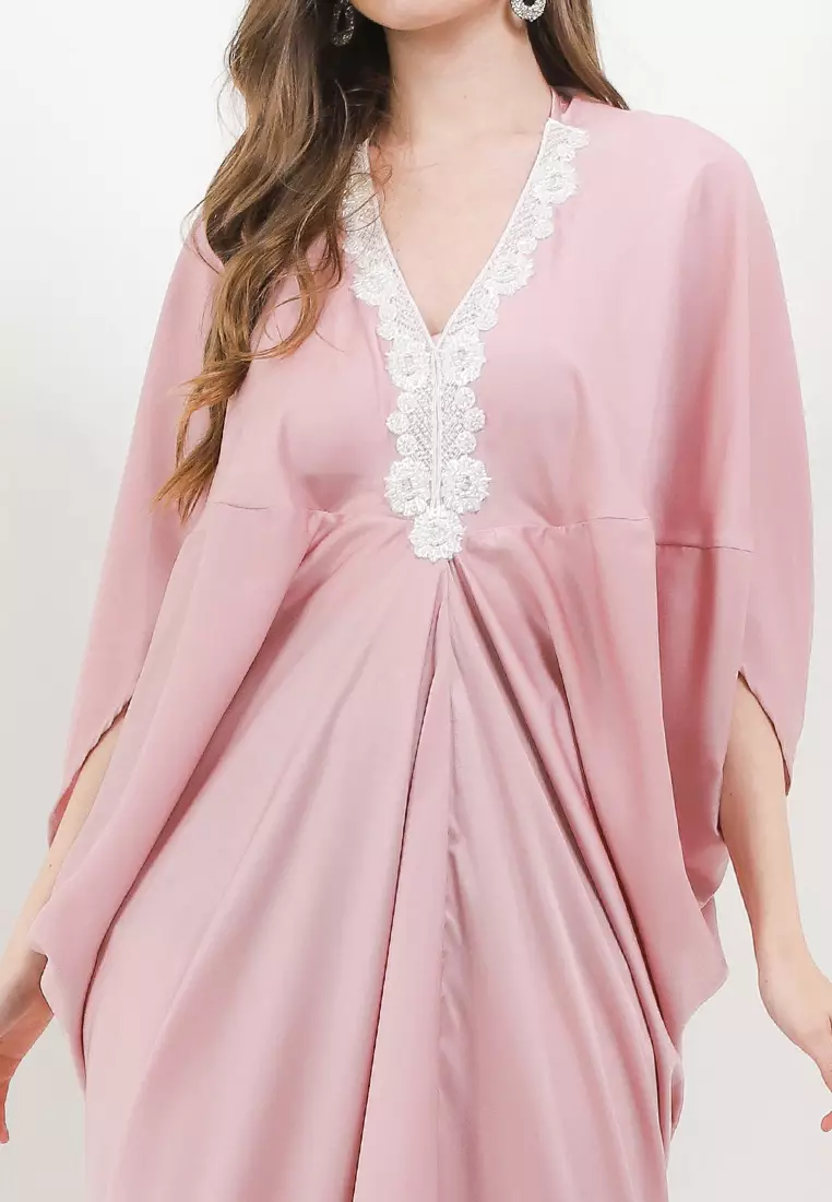 Beaded Lace Collar Silky Penguin Kaftan