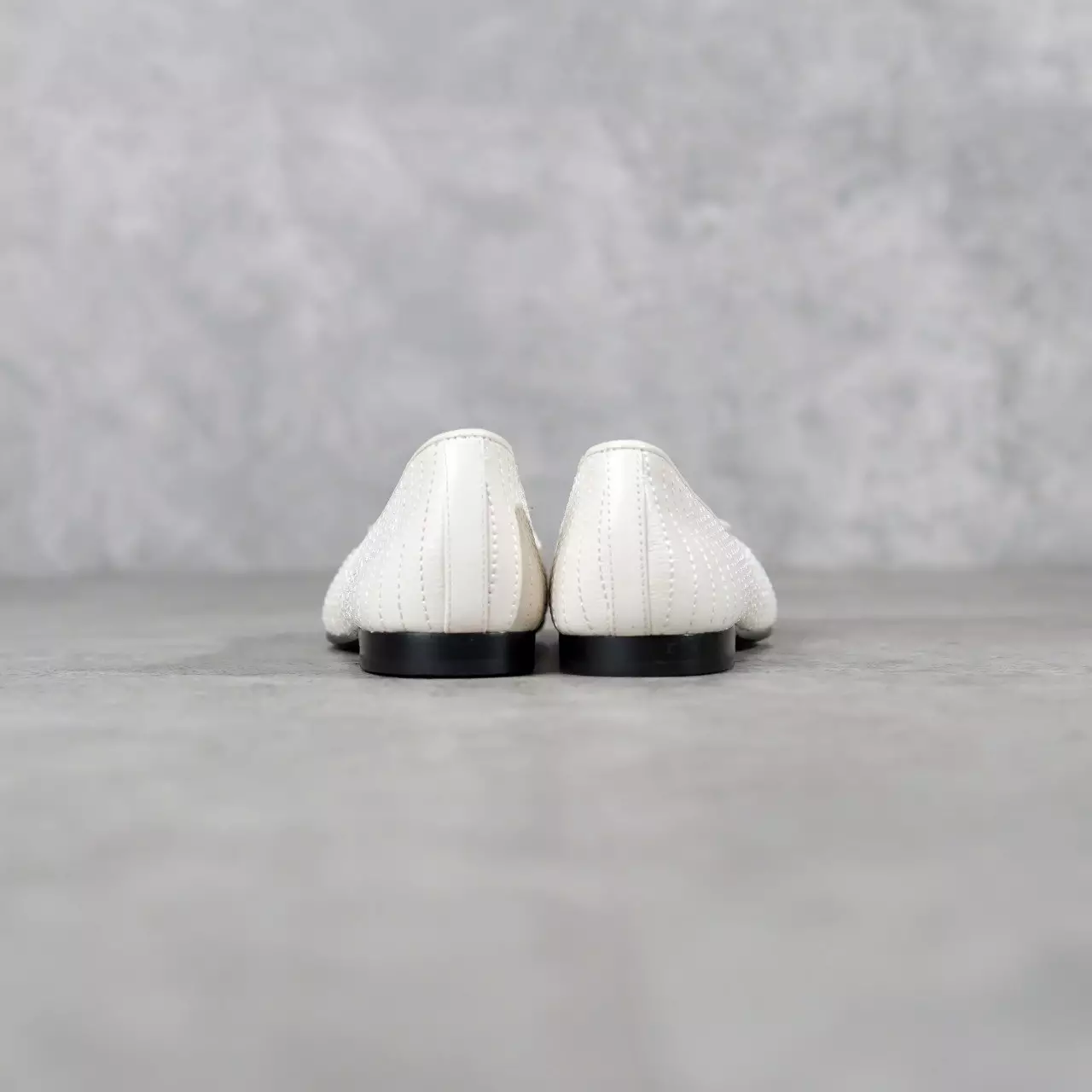 Sepatu TORY BURCH TOE BALLET QUILTED LEATHER HALF BLACK WHITE FLAT SHOES 100% ORIGINAL