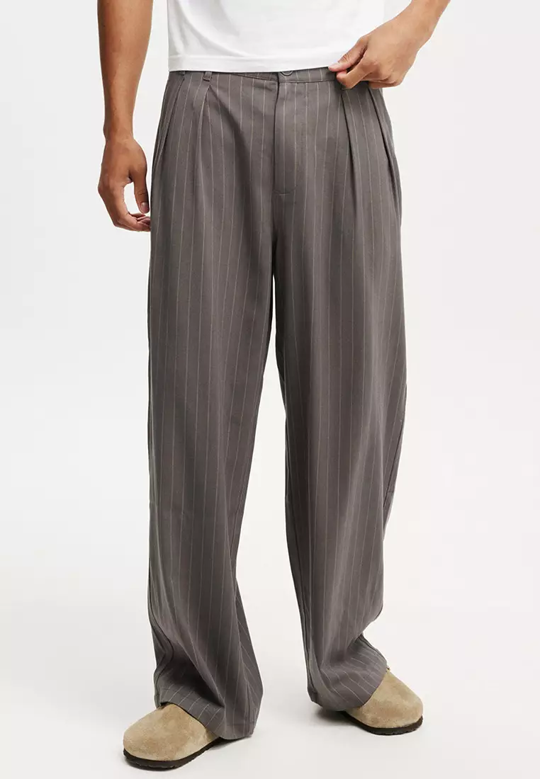 Buy Cotton On Super Baggy Pleated Pants 2026 Online | ZALORA