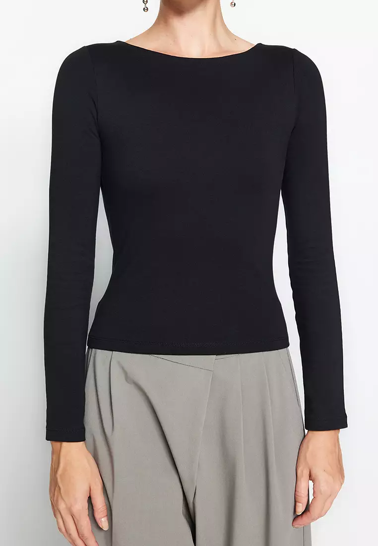 Flexible Boat Neck Fitted/Sticky Knitted Top