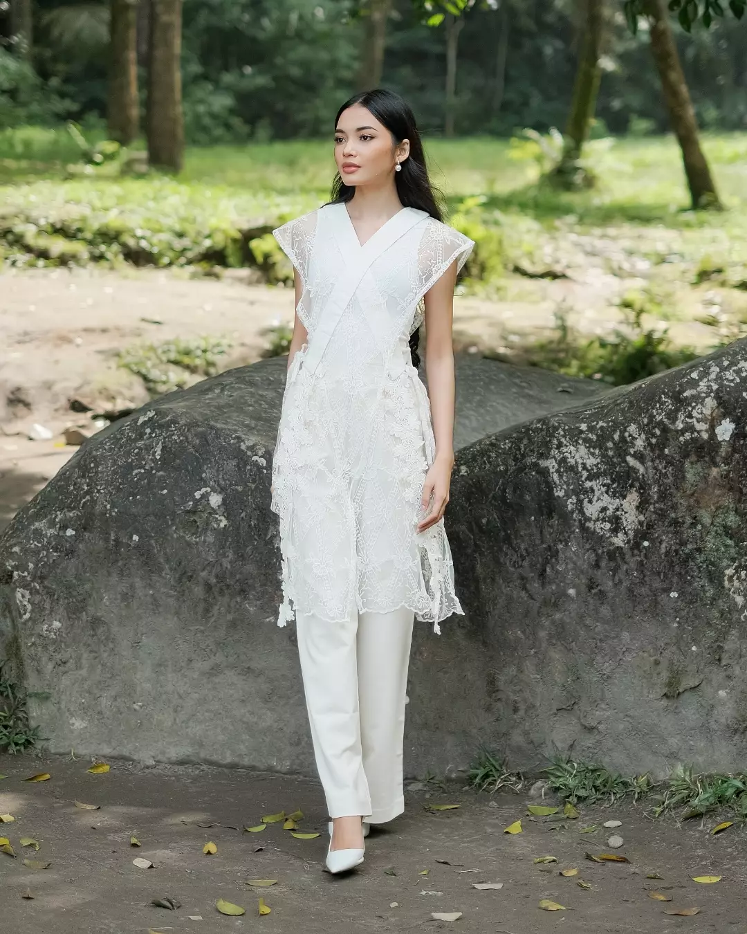 Roselle Vest - White