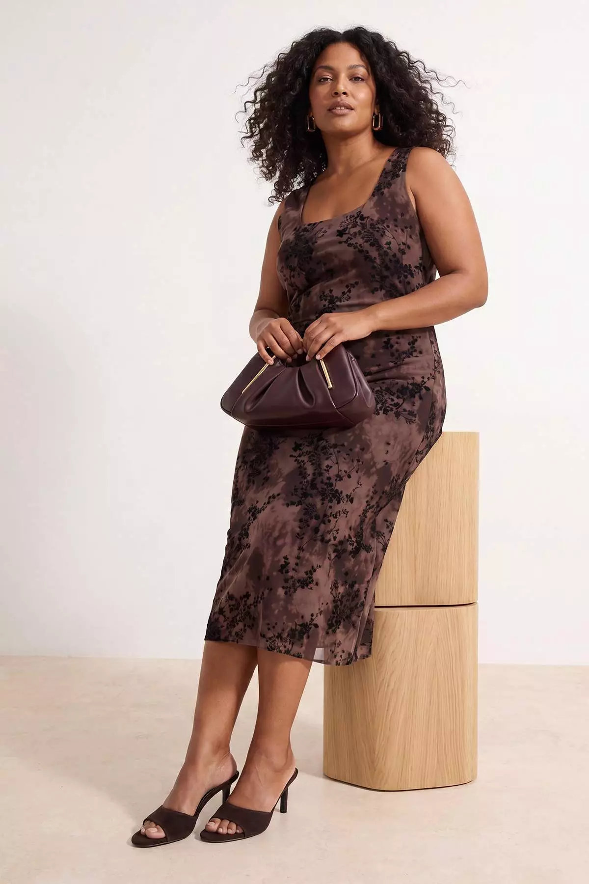 Brown Flock Printed Maxi Knitted Plus Size Dress Tbbss26Ah00279
