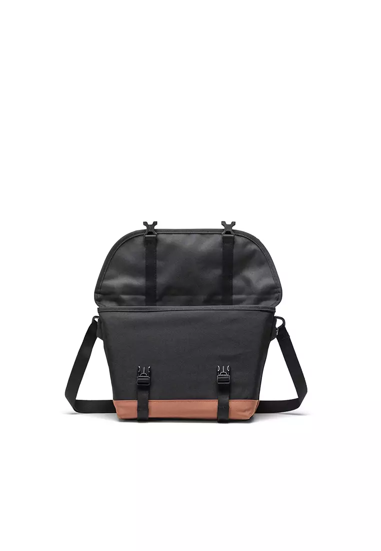 Buy Herschel Herschel Cove Small Messenger - Black/Saddle