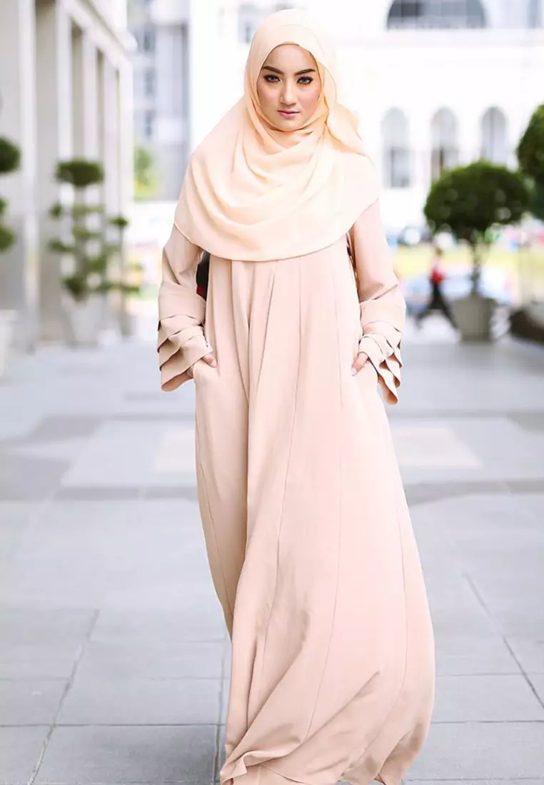 Laura Abaya Modern Layer Sleeves Loose Style in Beige